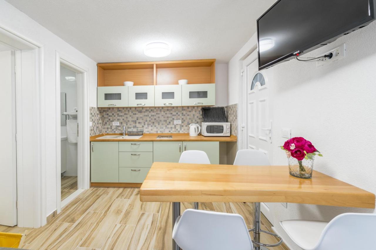 Apartments By The Sea Baska Voda, Makarska - 17570 Εξωτερικό φωτογραφία